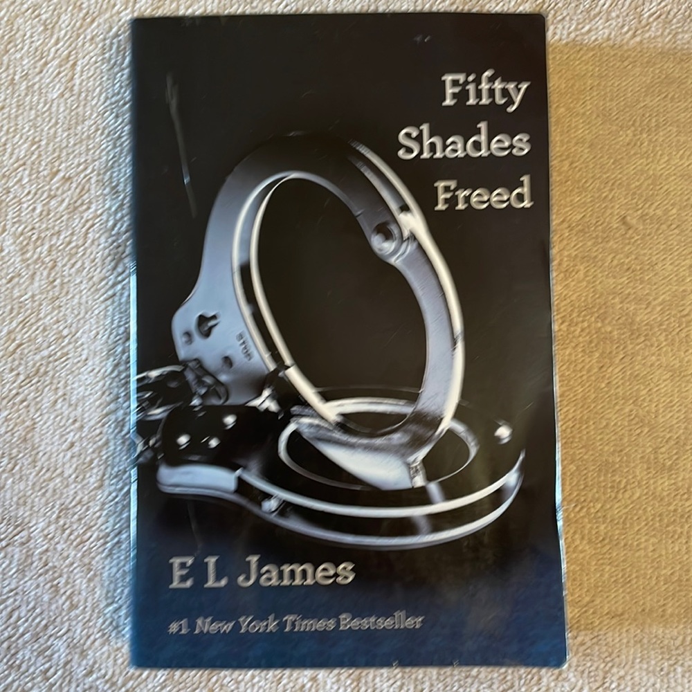 🌈2/$8  Fifty Shades Freed #3 in the Fifty Shades Series